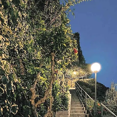 Eris: A Picco Sul Mare Con Piscina E 5* Amalfi